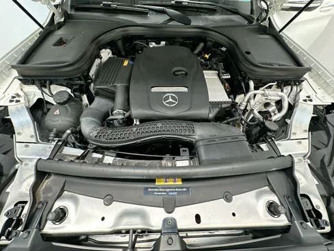 Used 2018 Mercedes-Benz GLC 300 4MATIC image 27