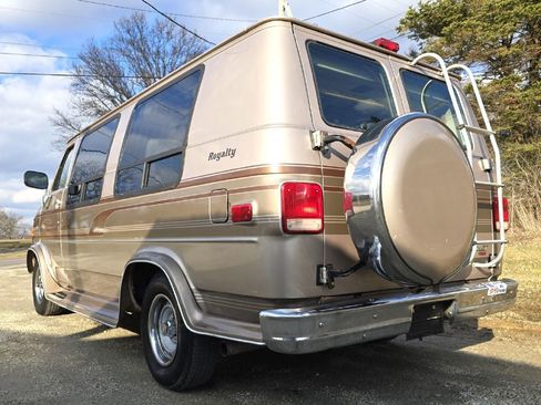 Used 1994 Chevrolet G20 image 5