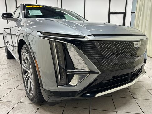 Used 2024 Cadillac Lyriq Luxury w/ LPO, Floor Liner Package image 2