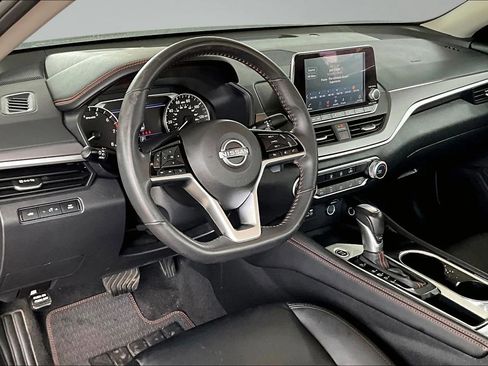 Used 2025 Nissan Altima 2.5 SR image 14