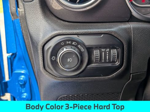 Used 2021 Jeep Wrangler Unlimited Rubicon w/ Dual Top Group AWD/4WD image 17
