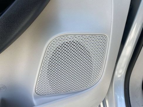 Used 2022 Chrysler Voyager LX FWD image 23