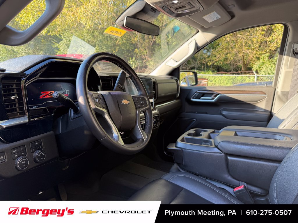 Certified 2022 Chevrolet Silverado 1500 LT w/ Z71 Off-Road Package AWD/4WD image 3