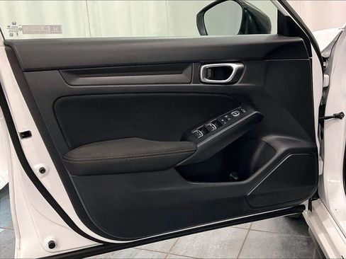 Used 2023 Honda Civic Sport image 9
