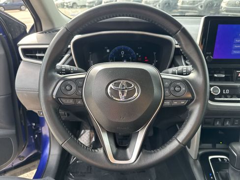 Used 2025 Toyota Corolla Cross XLE FWD image 29
