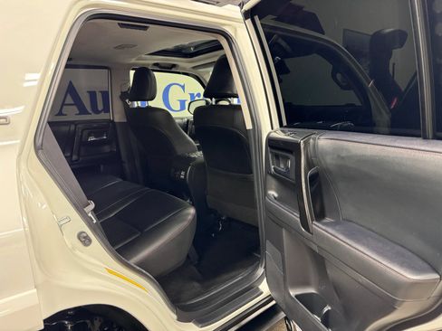 Used 2021 Toyota 4Runner TRD Off-Road Premium w/ Moonroof Package AWD/4WD image 20