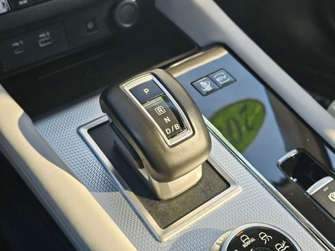 Used 2024 Mitsubishi Outlander SEL AWD/4WD image 27