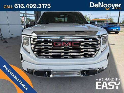 Used 2023 GMC Sierra 1500 Denali w/ Technology Package AWD/4WD image 2