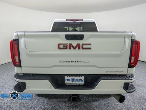Used 2022 GMC Sierra 3500 Denali w/ Technology Package AWD/4WD image 6