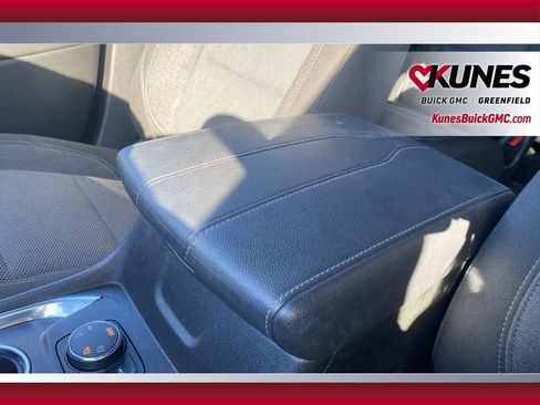 Used 2023 Chevrolet Traverse LT w/ LPO, Floor Liner Package image 29