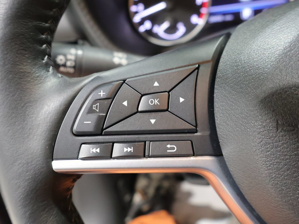 Used 2025 Nissan Sentra SV w/ All-Weather Package FWD image 32