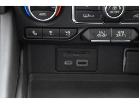 Used 2021 Chevrolet Suburban High Country w/ Premium Package image 39