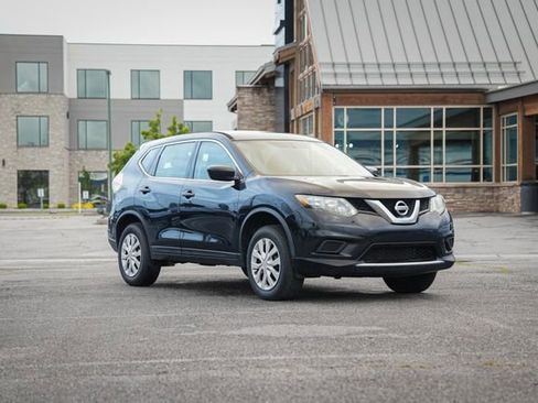 Used 2016 Nissan Rogue S AWD/4WD image 1