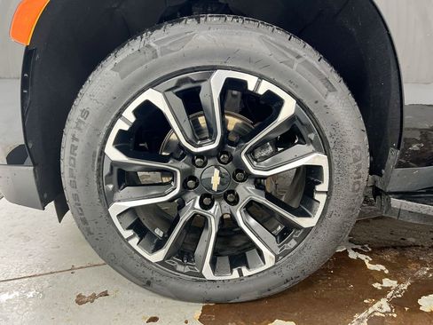 Used 2022 Chevrolet Tahoe LT w/ Luxury Package AWD/4WD image 27