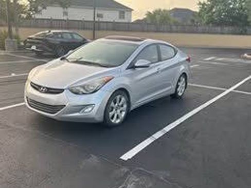 Used 2013 Hyundai Elantra Limited w/ Technology Pkg FWD image 2