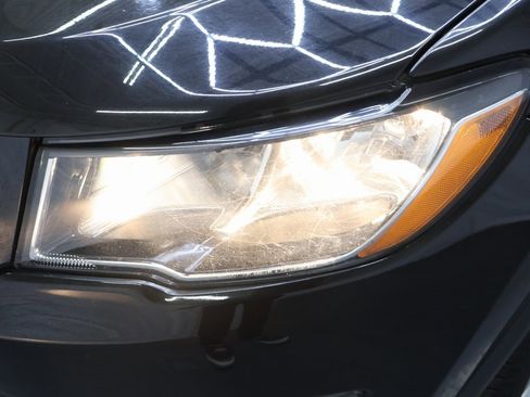 Used 2018 Jeep Compass Latitude w/ Popular Equipment Group image 29