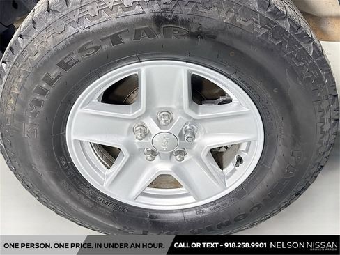 Used 2022 Jeep Gladiator Sport image 29