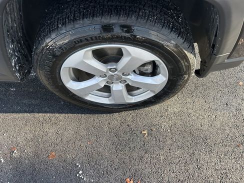 Used 2021 Jeep Compass Latitude w/ Sun and Sound Group image 15