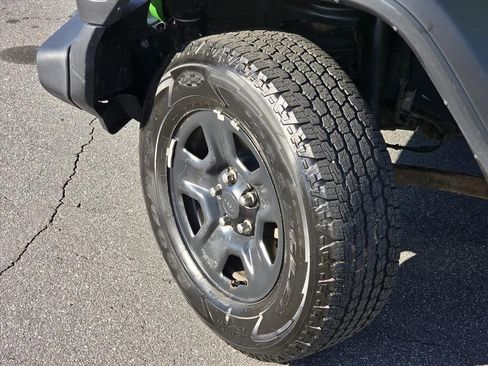 Used 2018 Jeep Wrangler Sport image 26