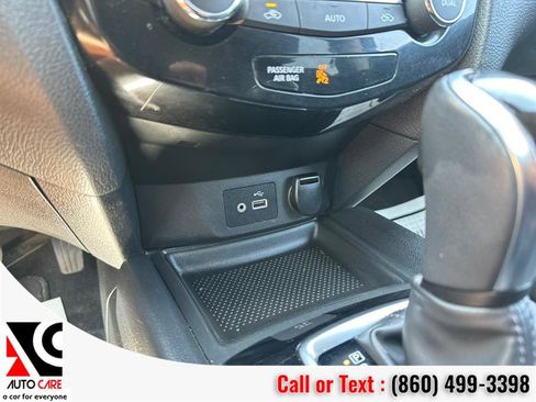 Used 2020 Nissan Rogue SV image 25