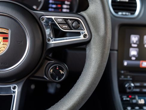 Certified 2022 Porsche 718 Cayman RWD image 16