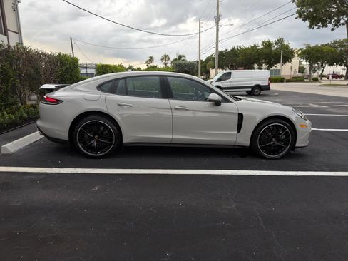 Used 2021 Porsche Panamera image 52