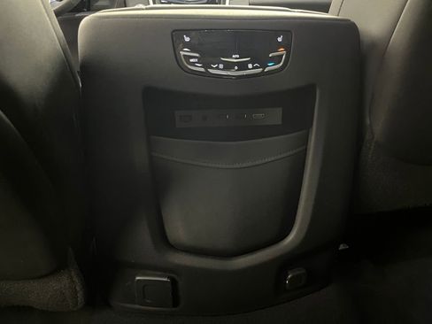 Used 2020 Cadillac Escalade Premium Luxury image 30