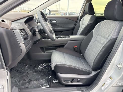 Used 2023 Nissan Rogue SV image 23