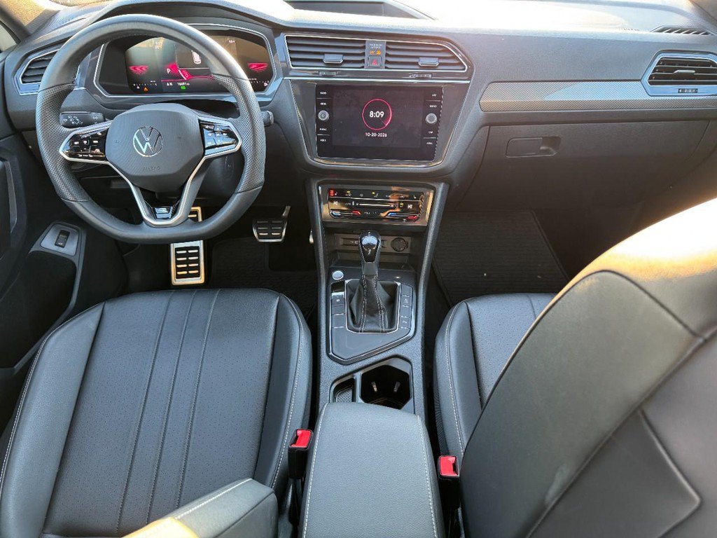 Used 2024 Volkswagen Tiguan SE R-Line FWD image 13