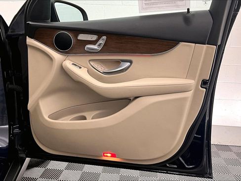 Certified 2022 Mercedes-Benz GLC 300 4MATIC image 25