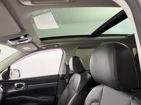 Used 2022 Kia Sorento S w/ Panoramic Sunroof Package image 25