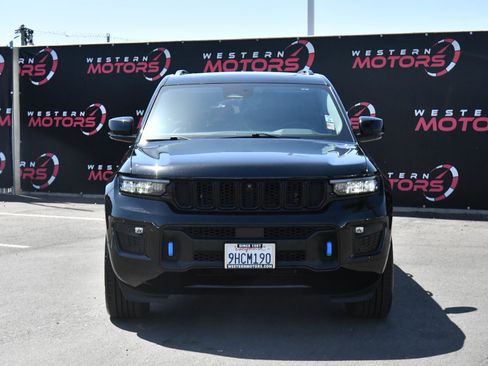 Used 2023 Jeep Grand Cherokee 30th Anniversary AWD/4WD image 2