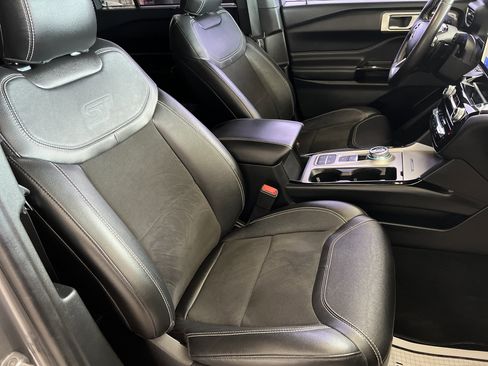 Used 2022 Ford Explorer ST w/ ST Street Pack image 14