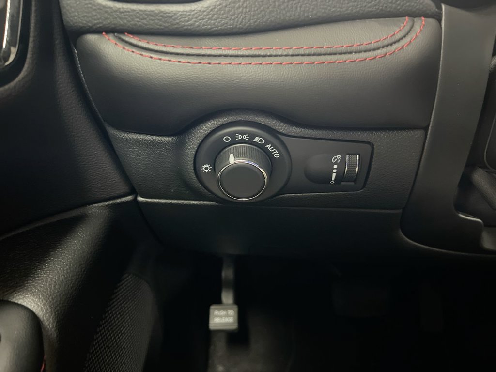Used 2025 Dodge Durango GT AWD/4WD image 19
