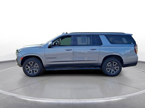 Used 2022 Chevrolet Suburban Z71 w/ Luxury Package AWD/4WD image 5
