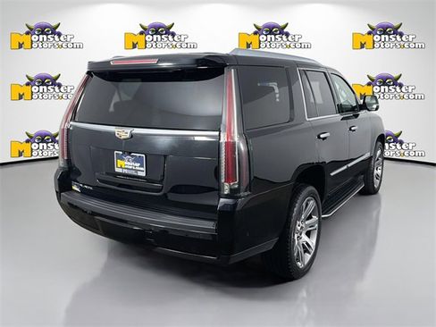 Used 2018 Cadillac Escalade Premium Luxury image 5