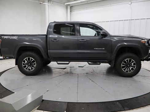 Used 2021 Toyota Tacoma TRD Sport image 2