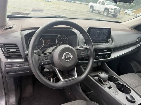 Used 2022 Nissan Rogue SV AWD/4WD image 17