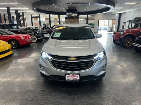 Used 2021 Chevrolet Equinox LT FWD image 2