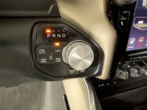 Used 2019 RAM 1500 Laramie AWD/4WD image 26