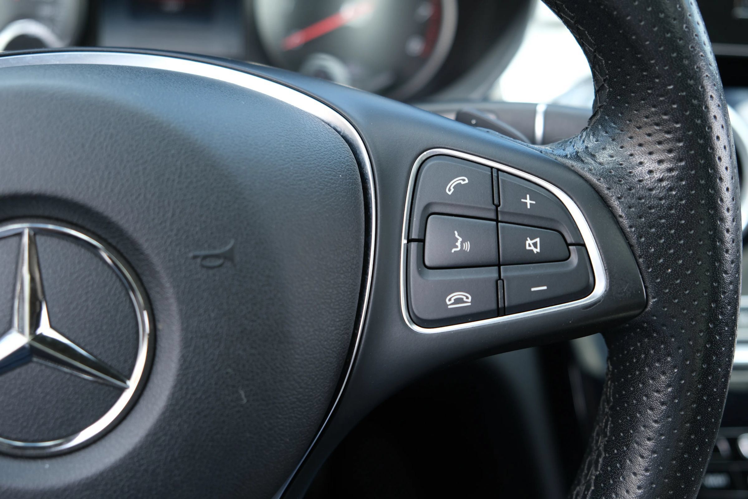 Used 2018 Mercedes-Benz C 350e Sedan image 29