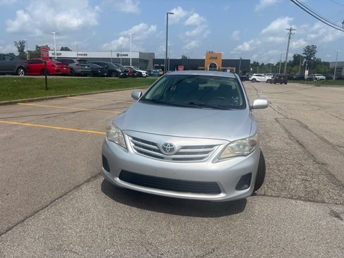 Used 2013 Toyota Corolla LE FWD image 14