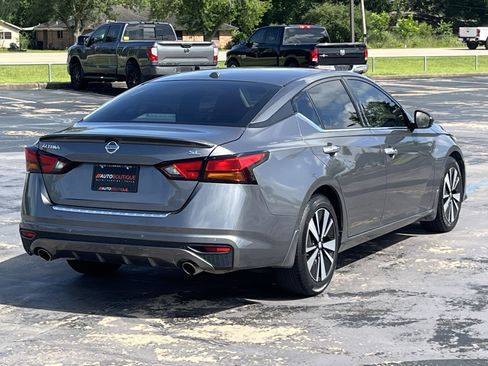 Used 2022 Nissan Altima 2.5 SL FWD image 9