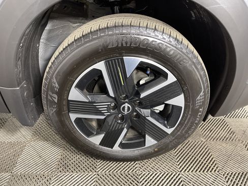 Used 2025 Nissan Kicks SV image 7