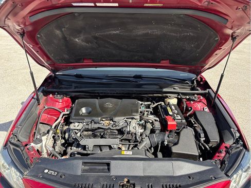 Used 2018 Toyota Camry XSE FWD image 45