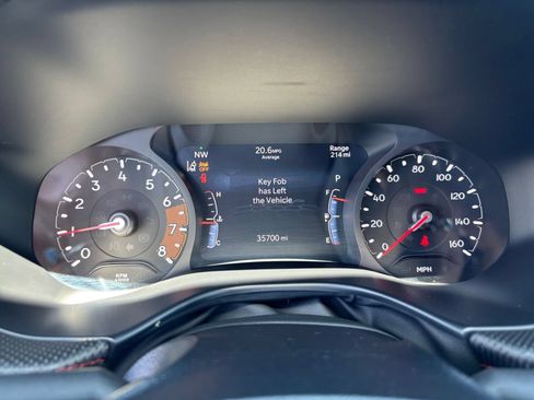 Used 2025 Jeep Compass Trailhawk AWD/4WD image 39