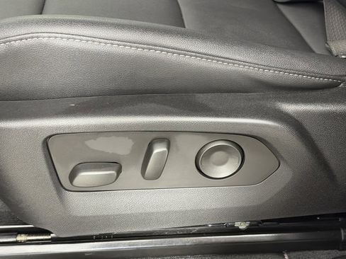 Used 2023 Chevrolet Colorado LT w/ LT Convenience Package III image 25