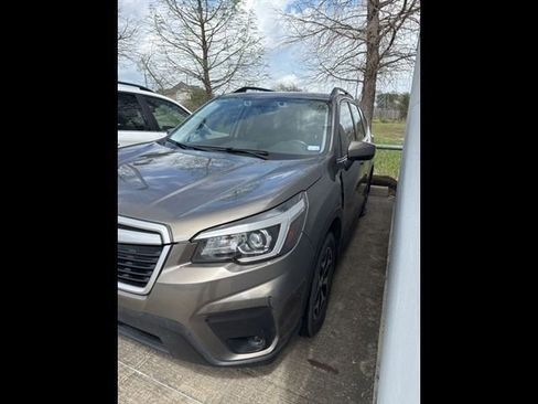 Used 2019 Subaru Forester Premium w/ All-Weather Package image 1