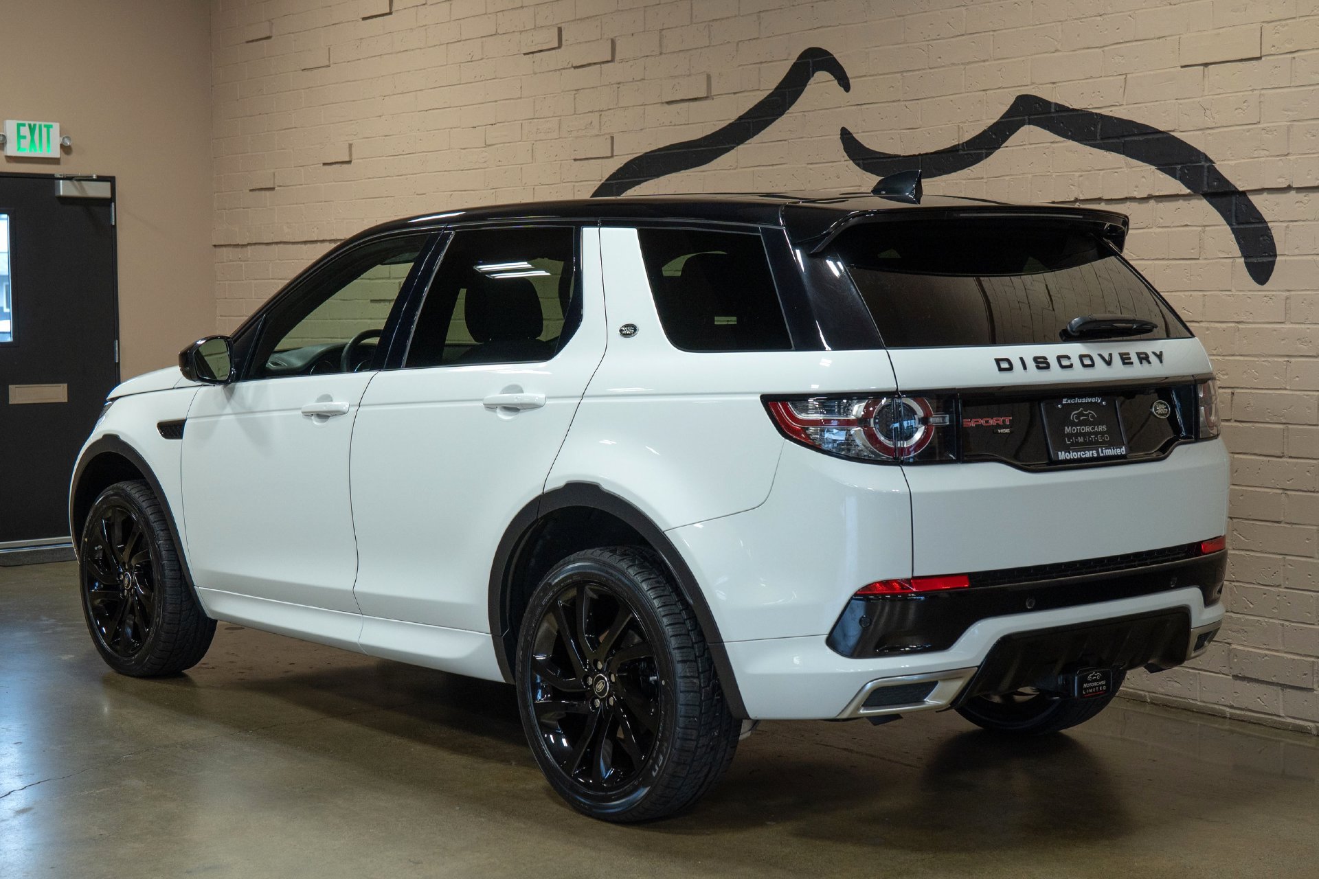 Used 2019 Land Rover Discovery Sport HSE Luxury AWD/4WD image 6