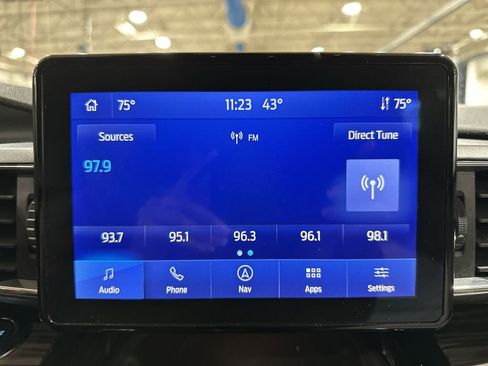 Used 2024 Ford Explorer Limited image 12